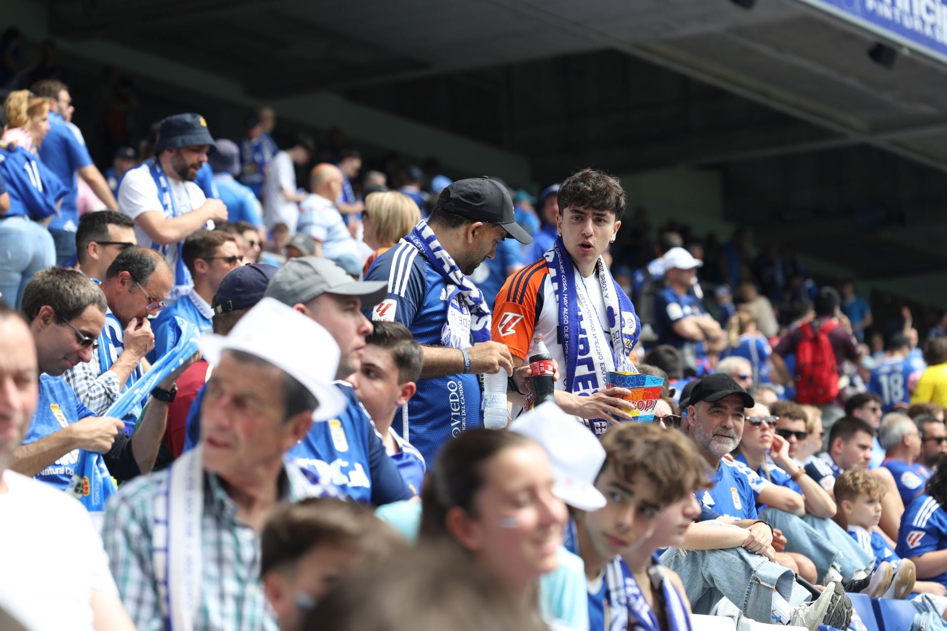 ¿Estuviste en el Real Oviedo - Zaragoza? ¡Búscate en las fotos!