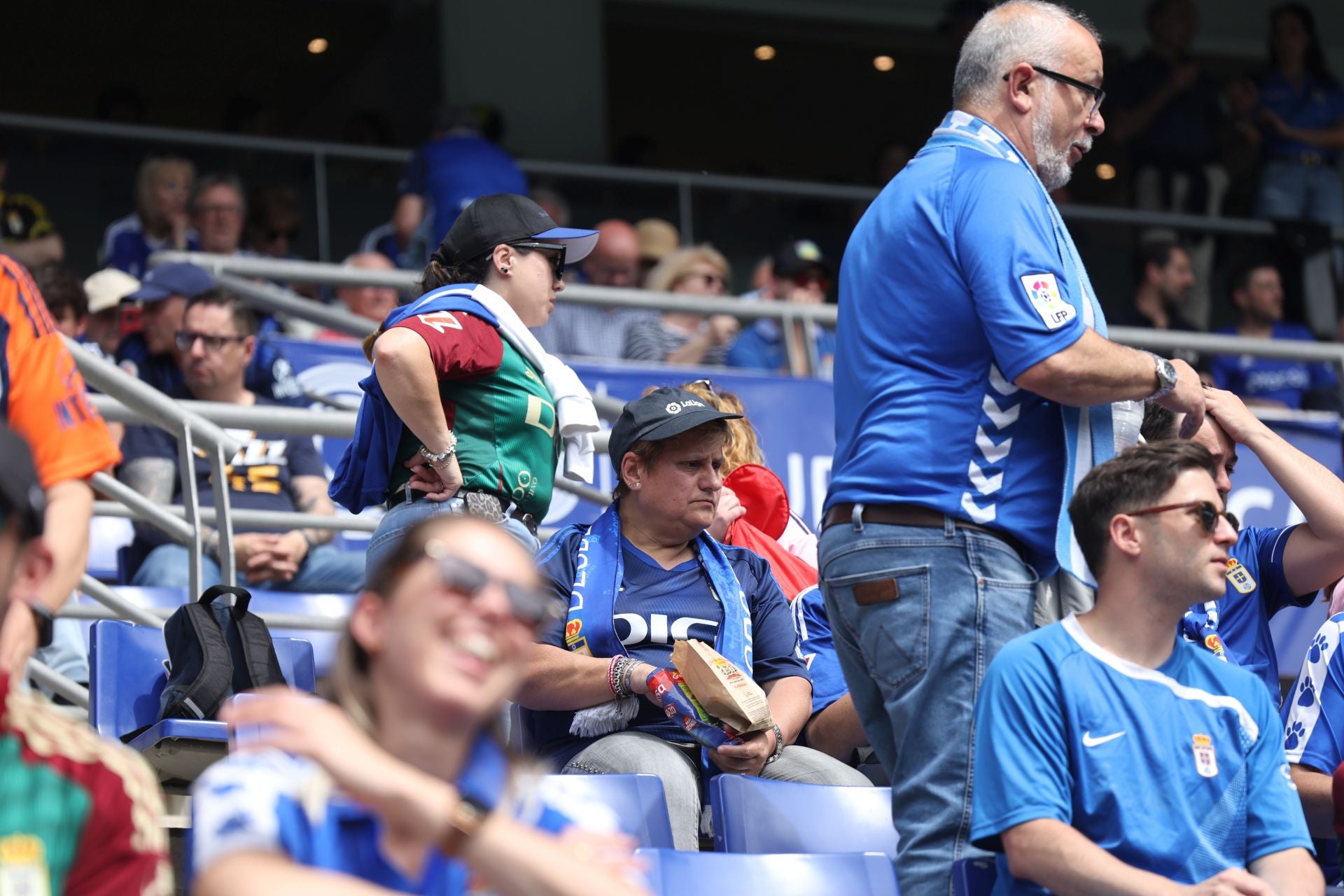 ¿Estuviste en el Real Oviedo - Zaragoza? ¡Búscate en las fotos!
