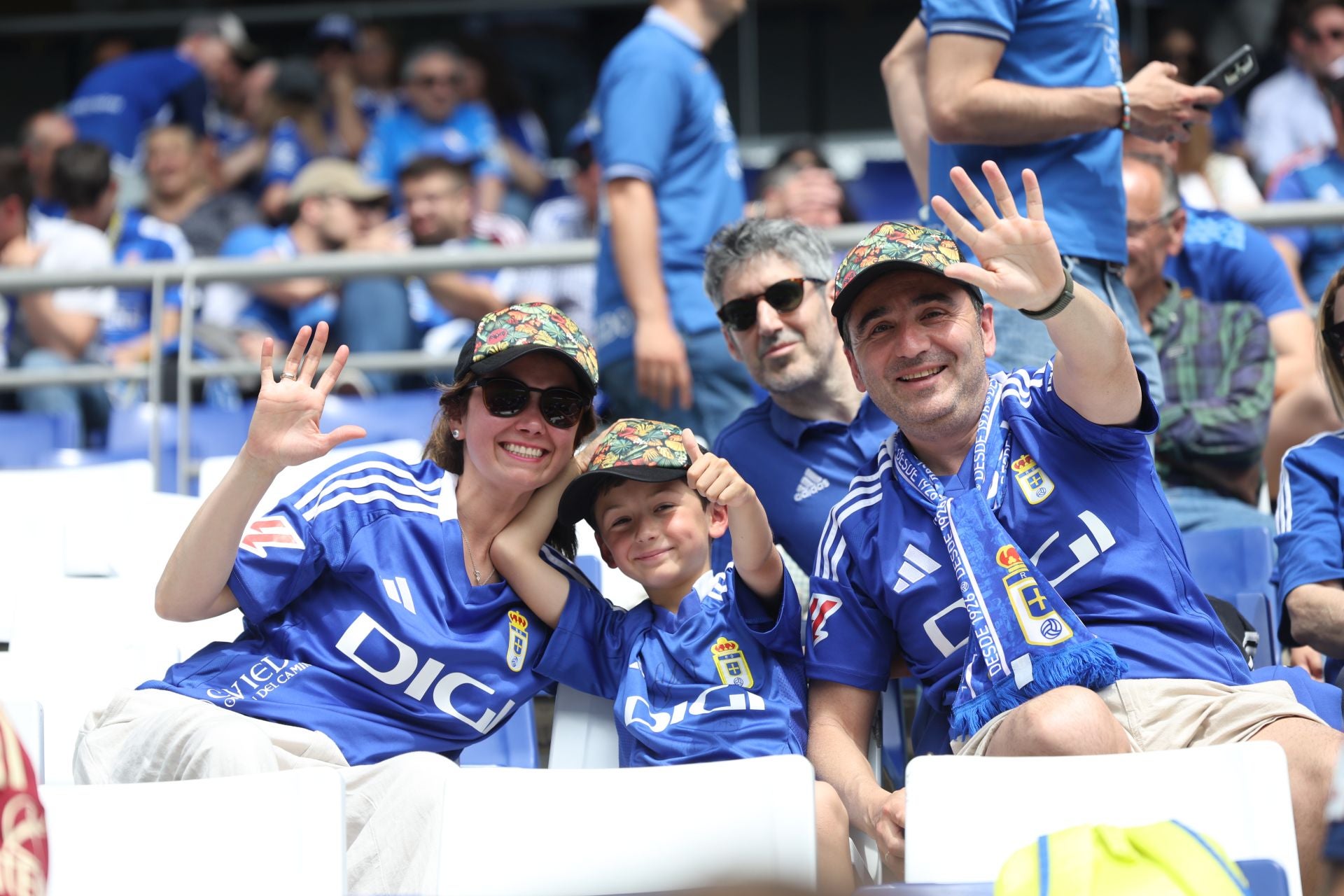 ¿Estuviste en el Real Oviedo - Zaragoza? ¡Búscate en las fotos!