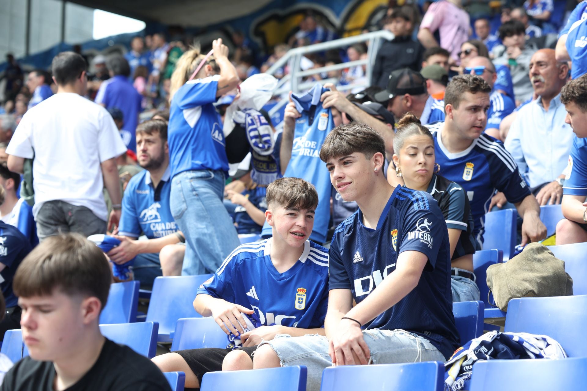 ¿Estuviste en el Real Oviedo - Zaragoza? ¡Búscate en las fotos!