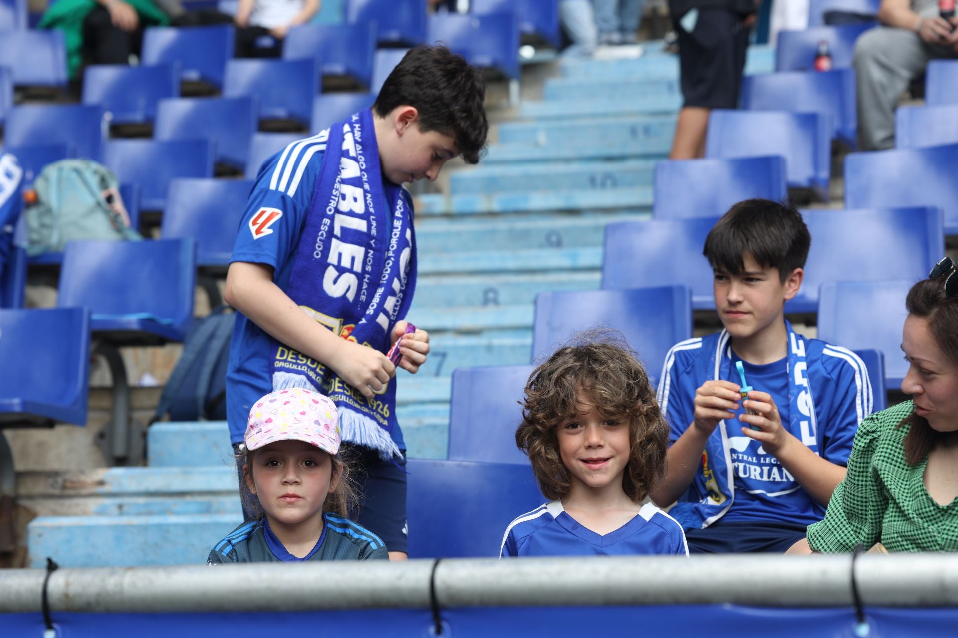 ¿Estuviste en el Real Oviedo - Zaragoza? ¡Búscate en las fotos!