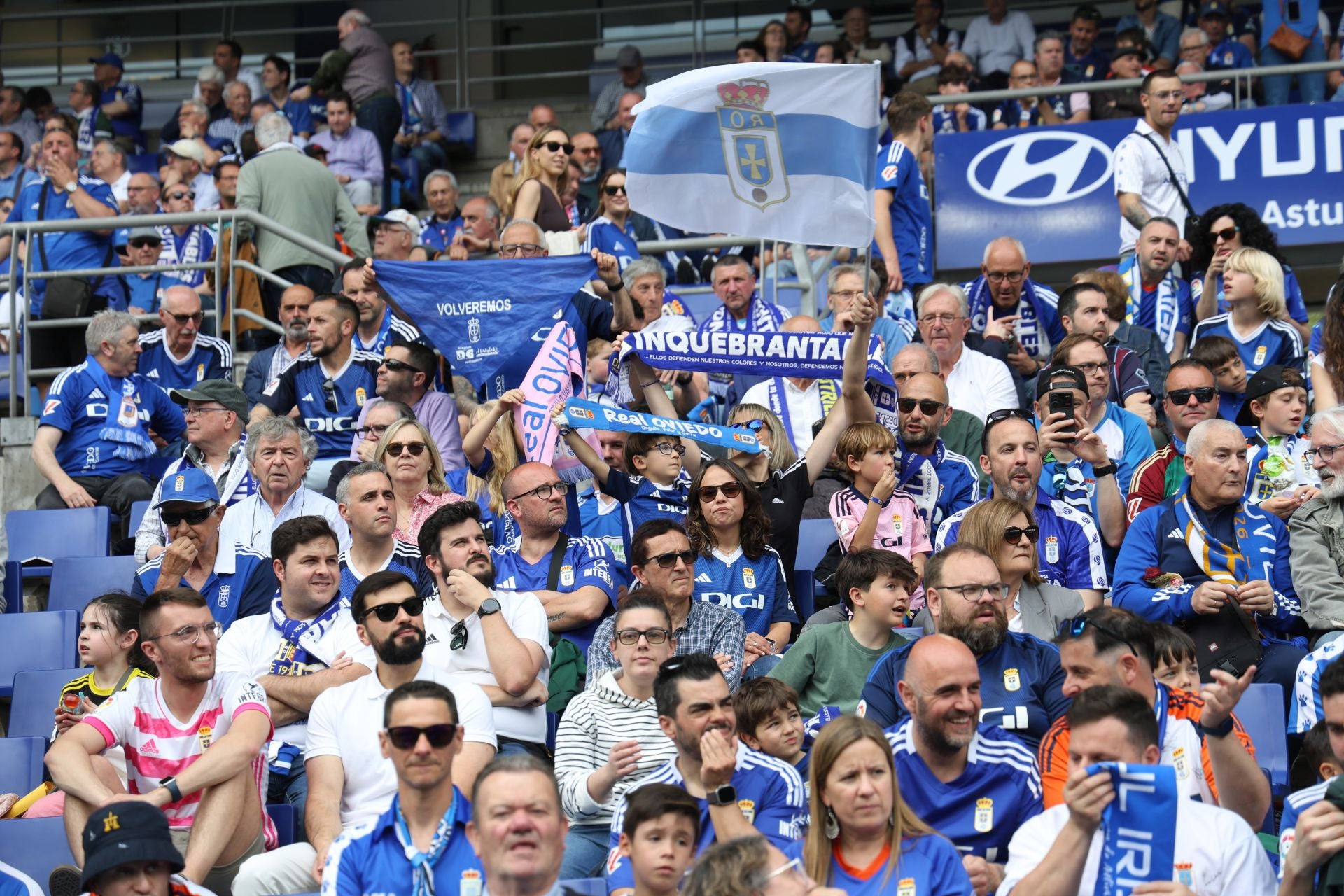 ¿Estuviste en el Real Oviedo - Zaragoza? ¡Búscate en las fotos!