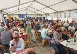 Comida Popular de San Isidro en la parca del parque Ovidio Libardón, en Lugo de Llanera