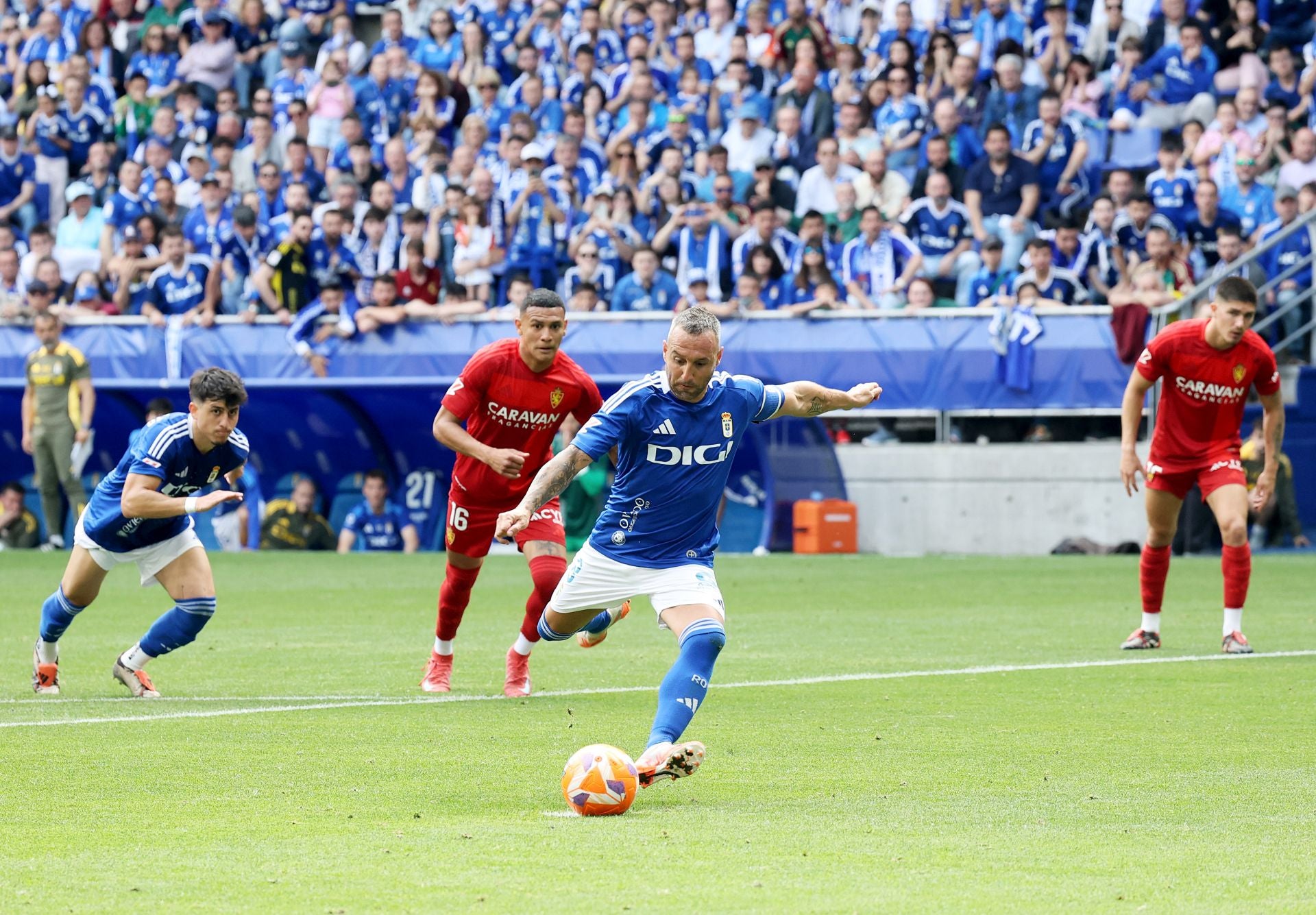 Las mejores imágenes del Real Oviedo 1-0 Real Zaragoza
