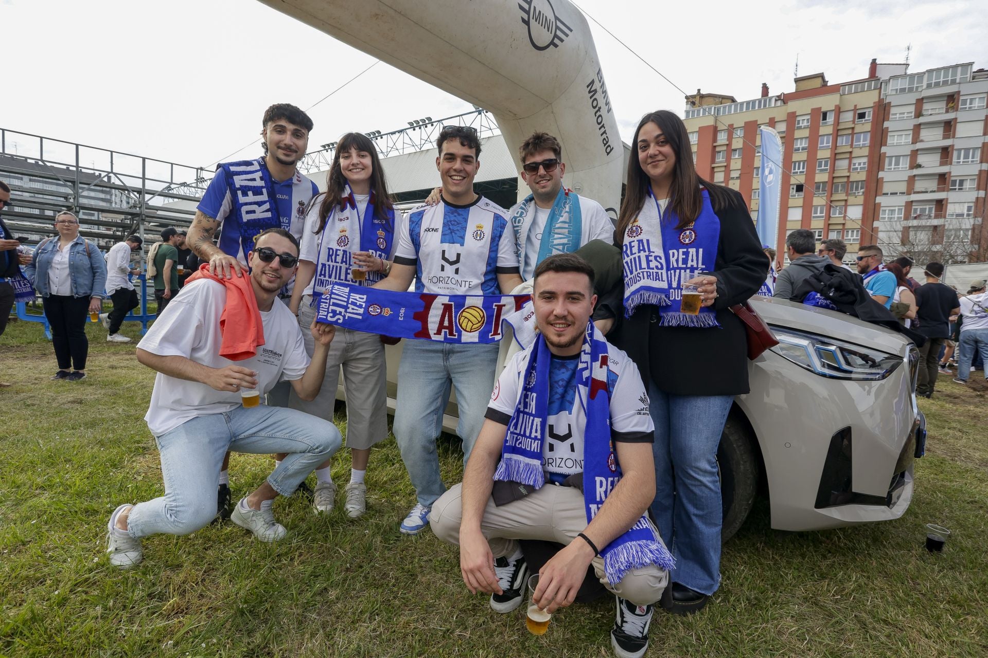Abel, Hugo, Aida, Lucas, Diego, Laura y Aitor.