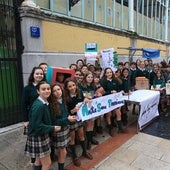 El colegio de Santa Teresa de Jesús, Teresianas, participó en el mercado de cooperativas.