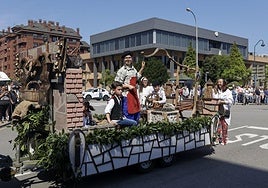 Una de las carrozas participantes en el Desfile.
