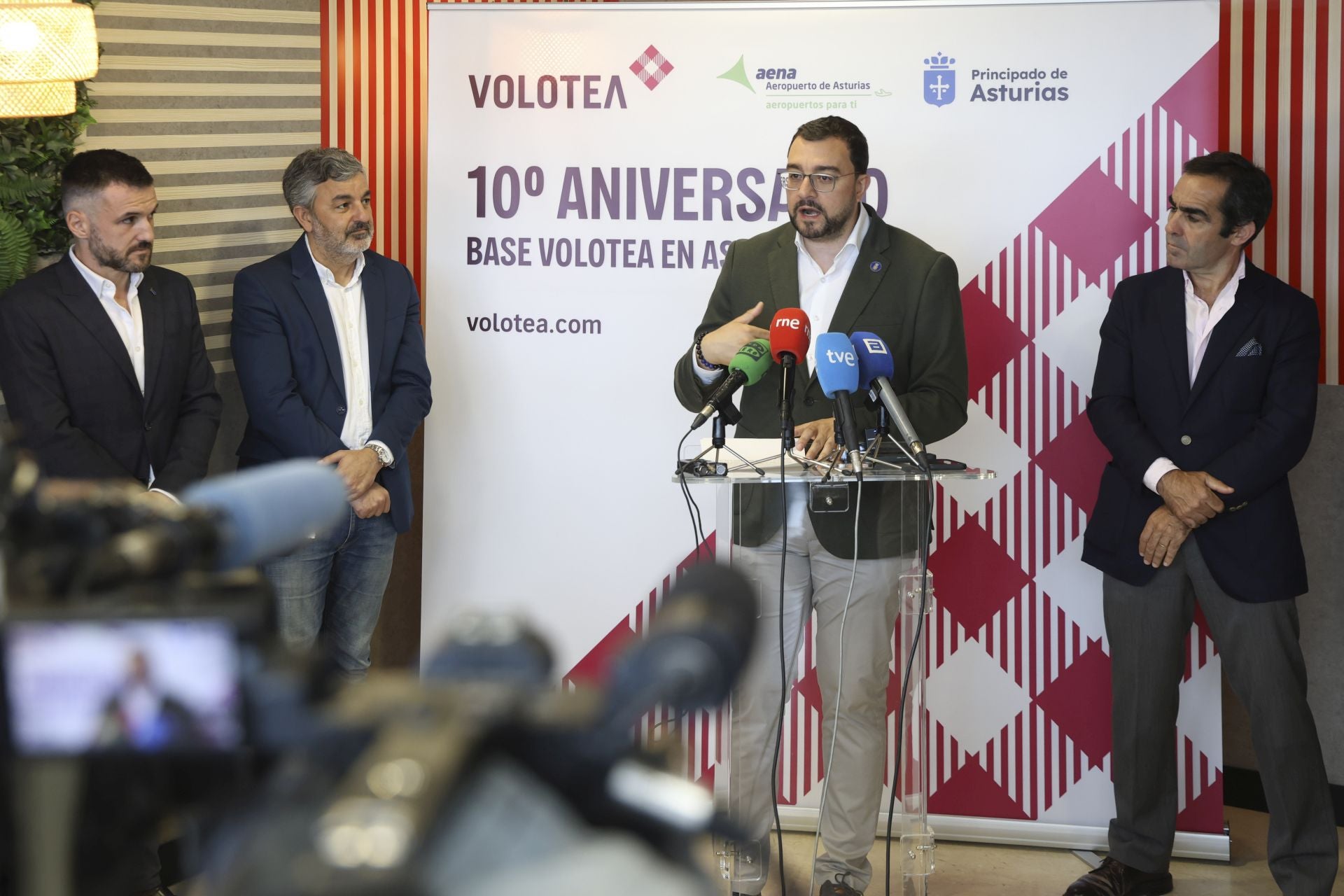 Volotea celebra una década en Asturias