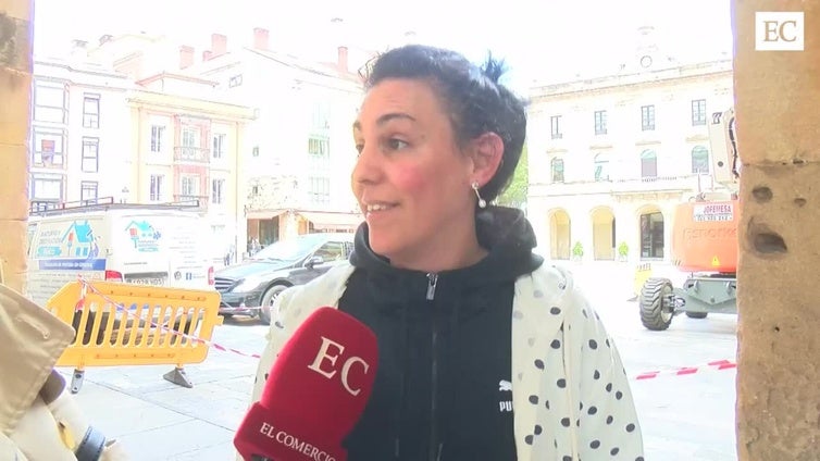Los gijoneses opinan sobre el cartel que muestra la fotografía de un torero de espaldas y el lema «2 años de libertad»