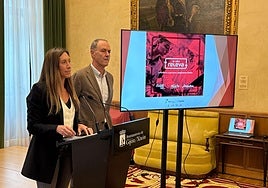 Ángela Pumariega y Alberto González, en la presentación de Gijón Releva.