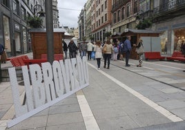 LibrOviedo, en la calle Pelayo hasta el próximo domingo.