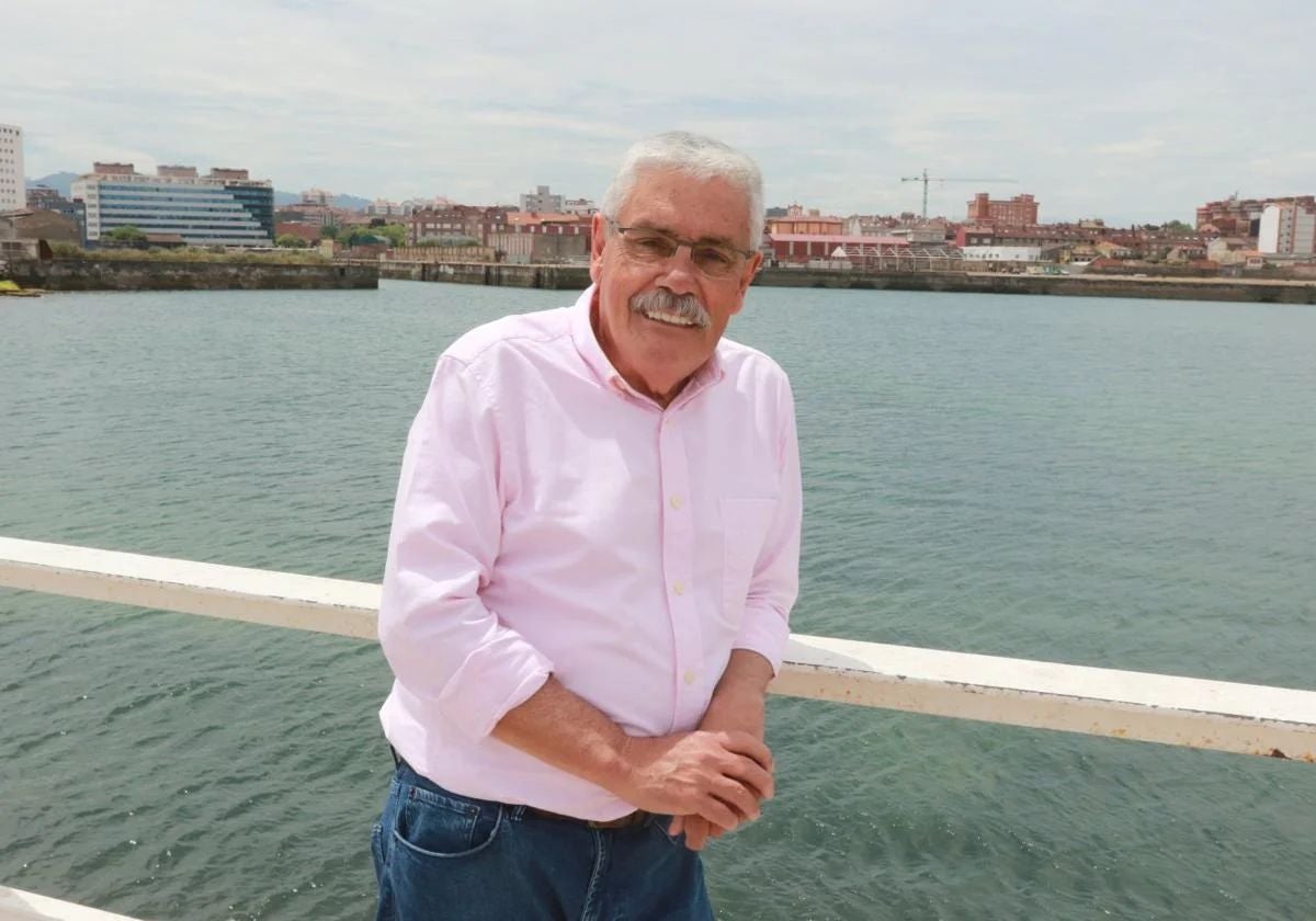 Floro renuncia a su acta como concejal del PSOE en Gijón «por motivos personales y familiares»