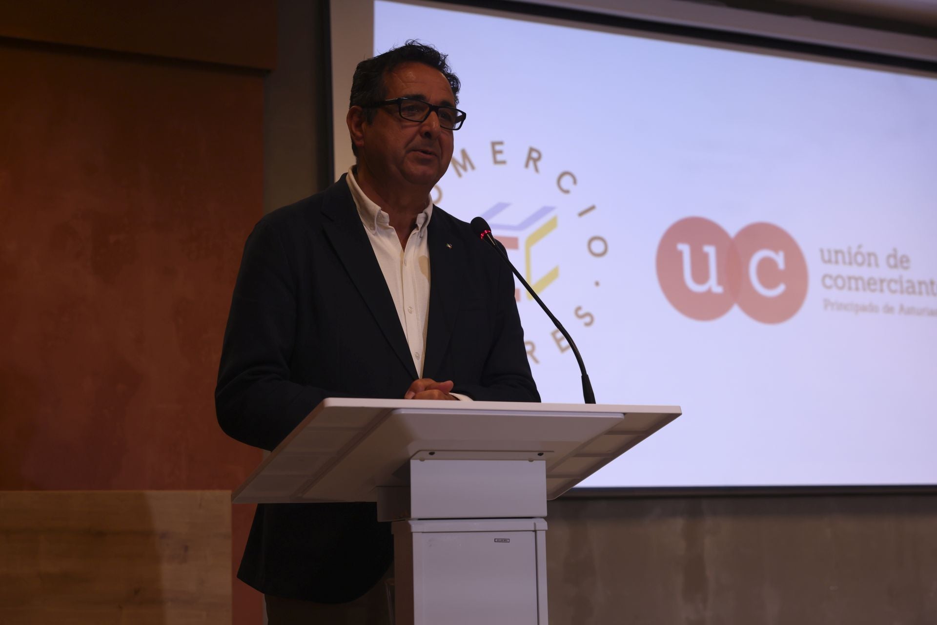 El comercio de Mieres premia a sus tiendas más ilustres