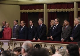 Personalidades en el acto de Oviedo, este jueves, en Teatro Campoamor.