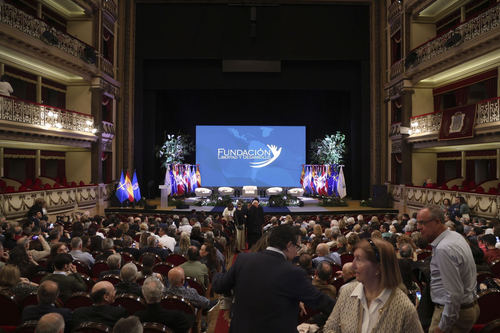 Todos los invitados en el VI Encuentro Ciudadano de la Fundación Libertad y Desarrollo, en imágenes