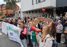 Ventanielles vuelve a la calle por la sanidad pública