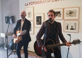 Rod Feijoo e Igor Paskual, durante su actuación en el Palacio de Revillagigedo.