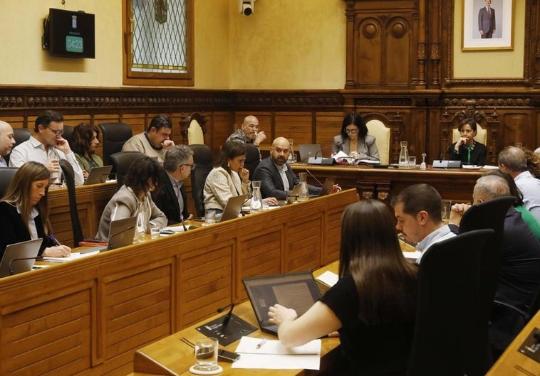 Pleno de las Medallas en el Ayuntamiento de Gijón