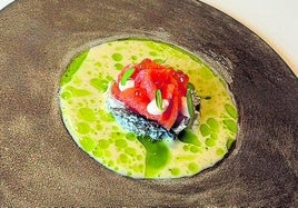 Plato de salmón rojo salvaje de Alaska elaborado por Carlos Gallego.
