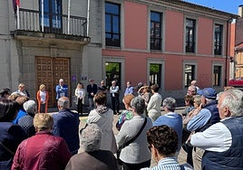 Minuto de silencio en memoria de Tino Fombona.