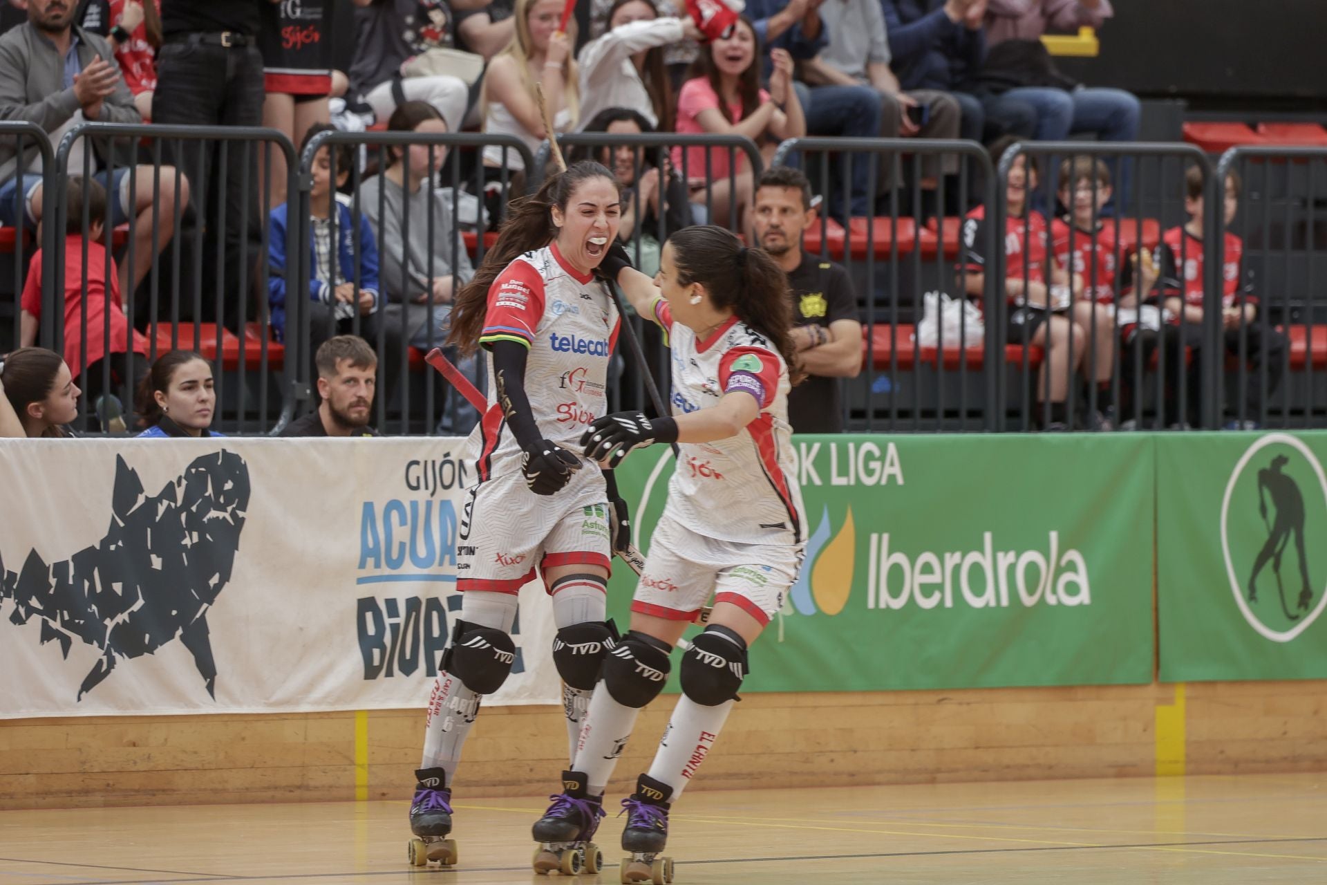 El Telecable, a un paso de la Liga: las mejores fotos de la victoria frente al Vila-Sana