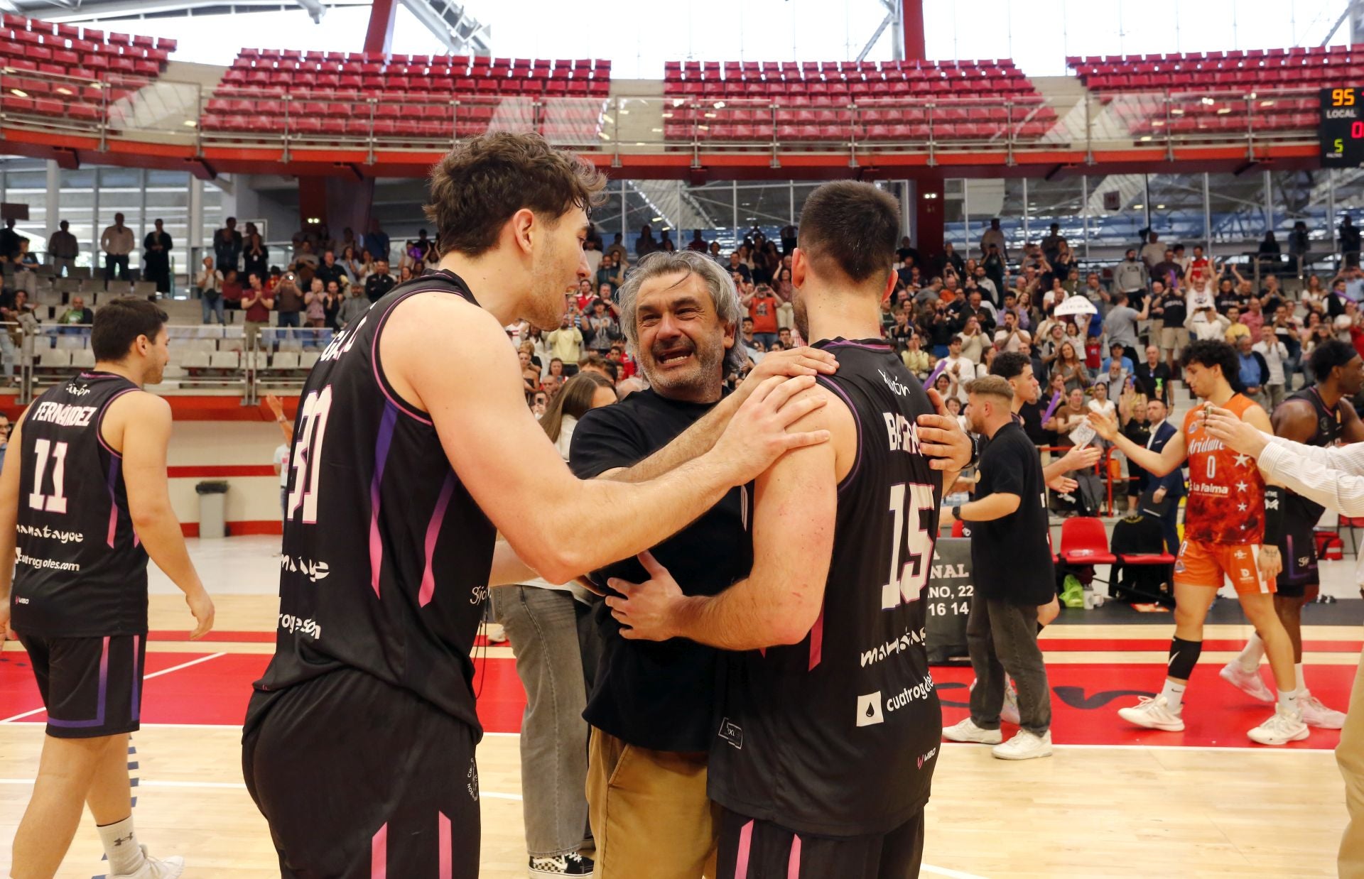Histórico ascenso del Círculo Gijón Baloncesto: las fotos de una brillante conquista