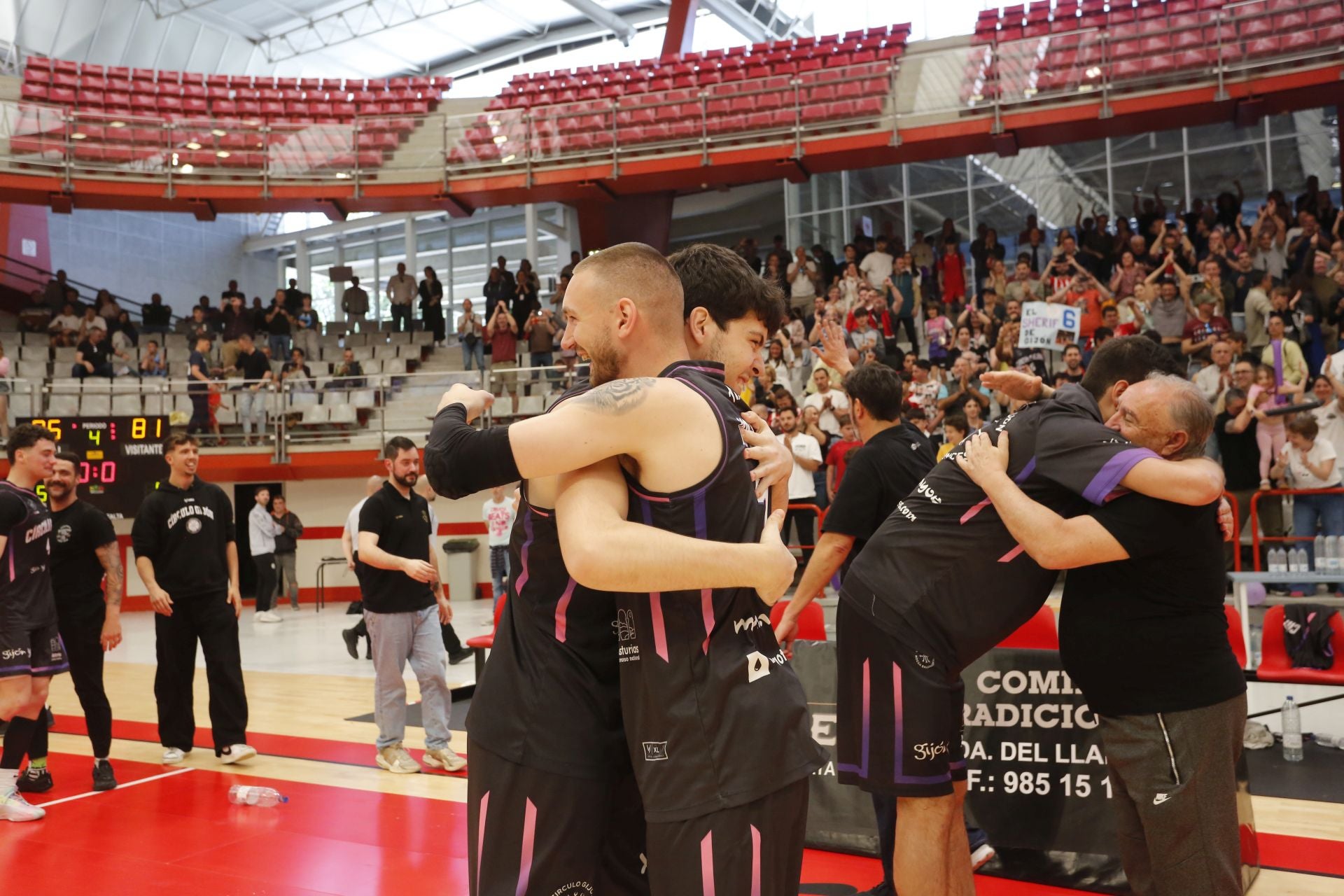 Histórico ascenso del Círculo Gijón Baloncesto: las fotos de una brillante conquista