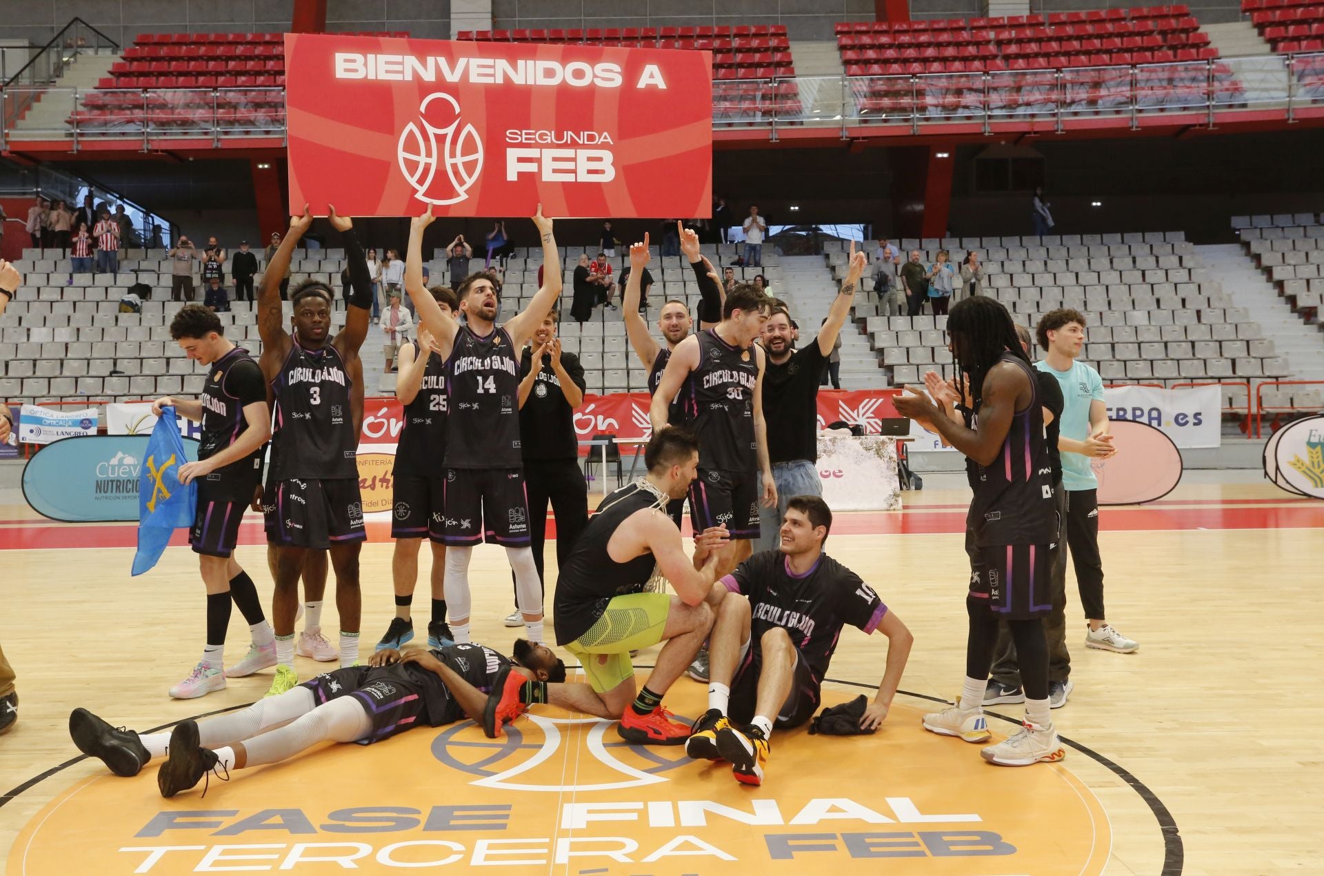 Histórico ascenso del Círculo Gijón Baloncesto: las fotos de una brillante conquista