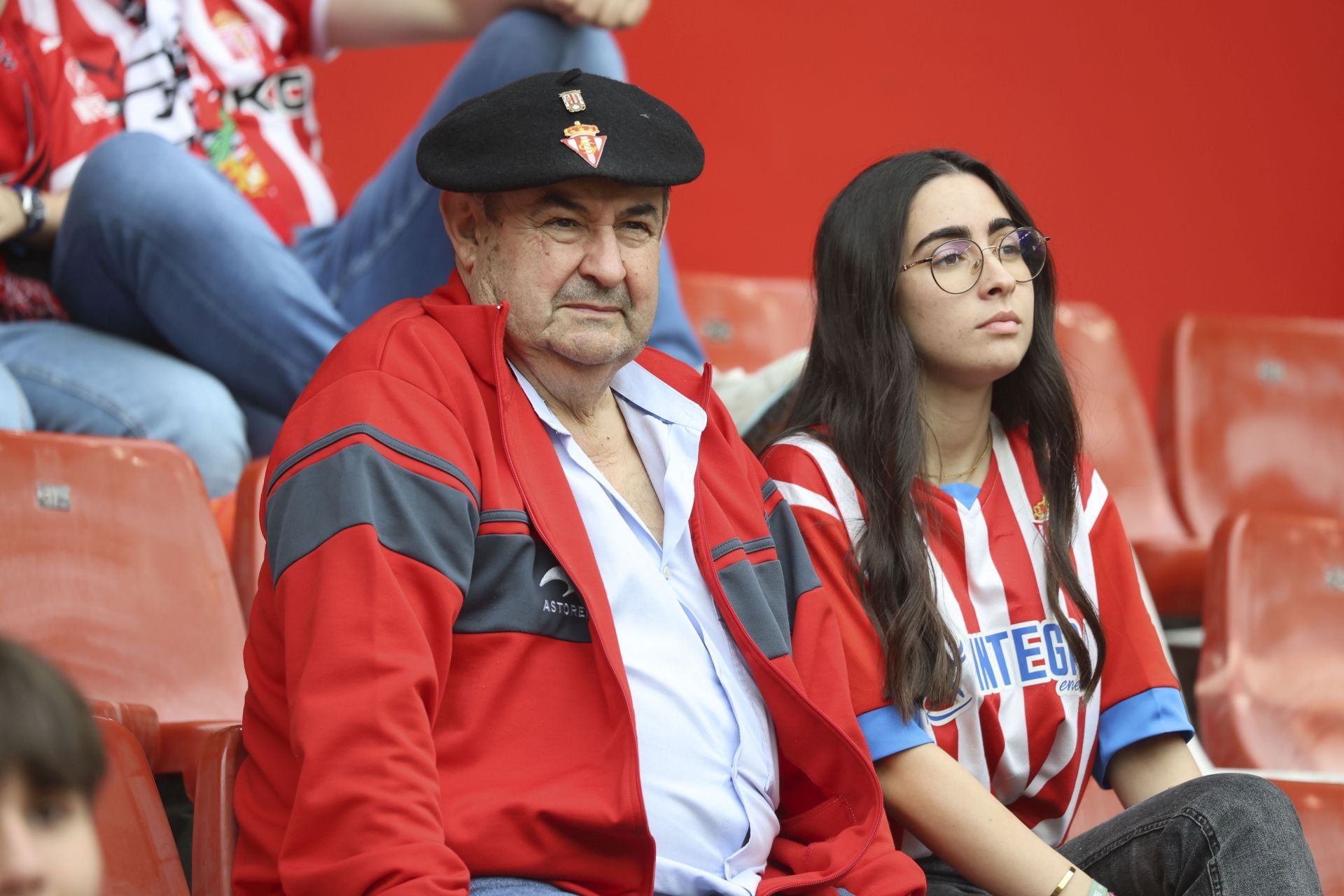 ¿Estuviste en el Sporting de Gijón - Cartagena? ¡Búscate entre las fotos!