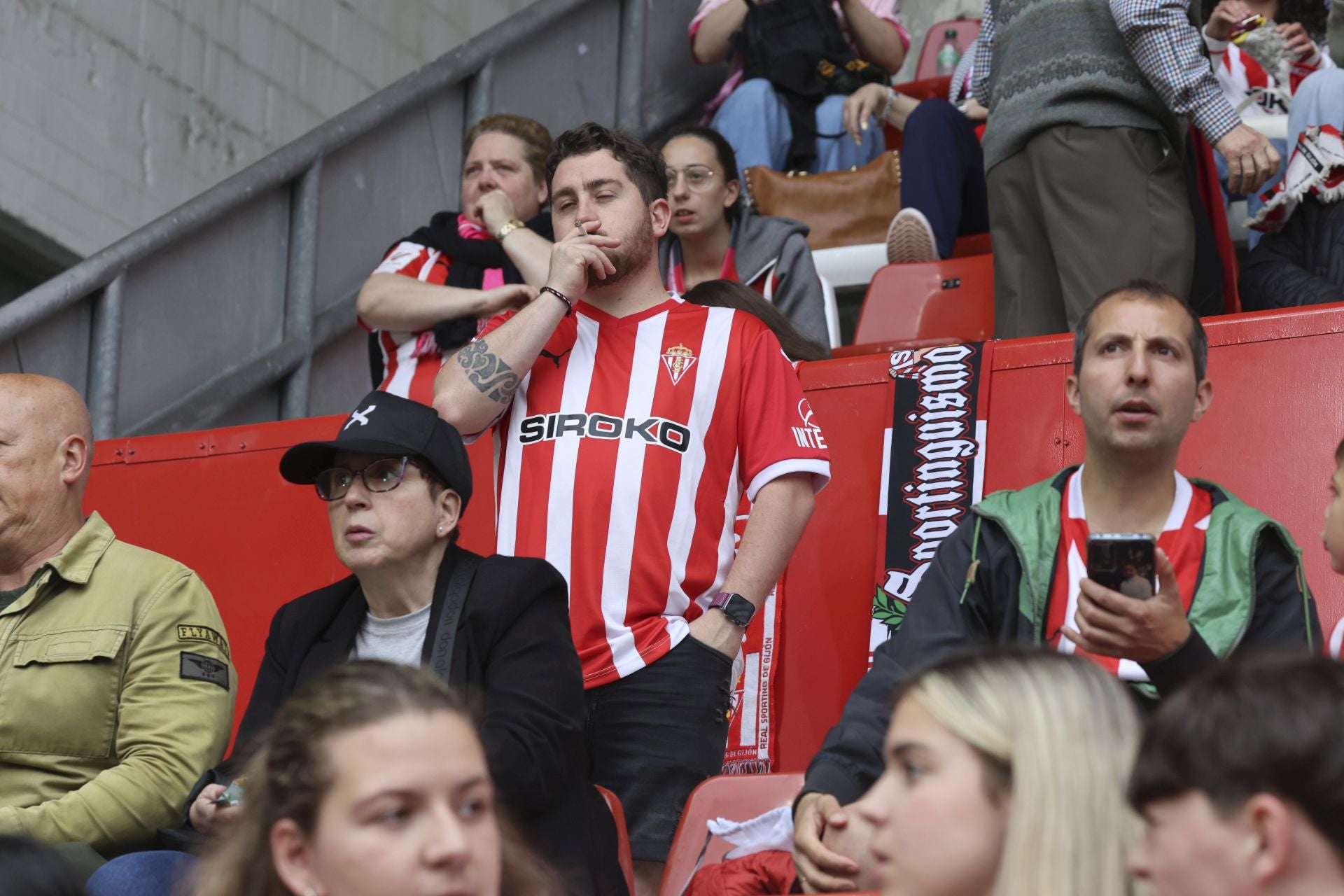¿Estuviste en el Sporting de Gijón - Cartagena? ¡Búscate entre las fotos!