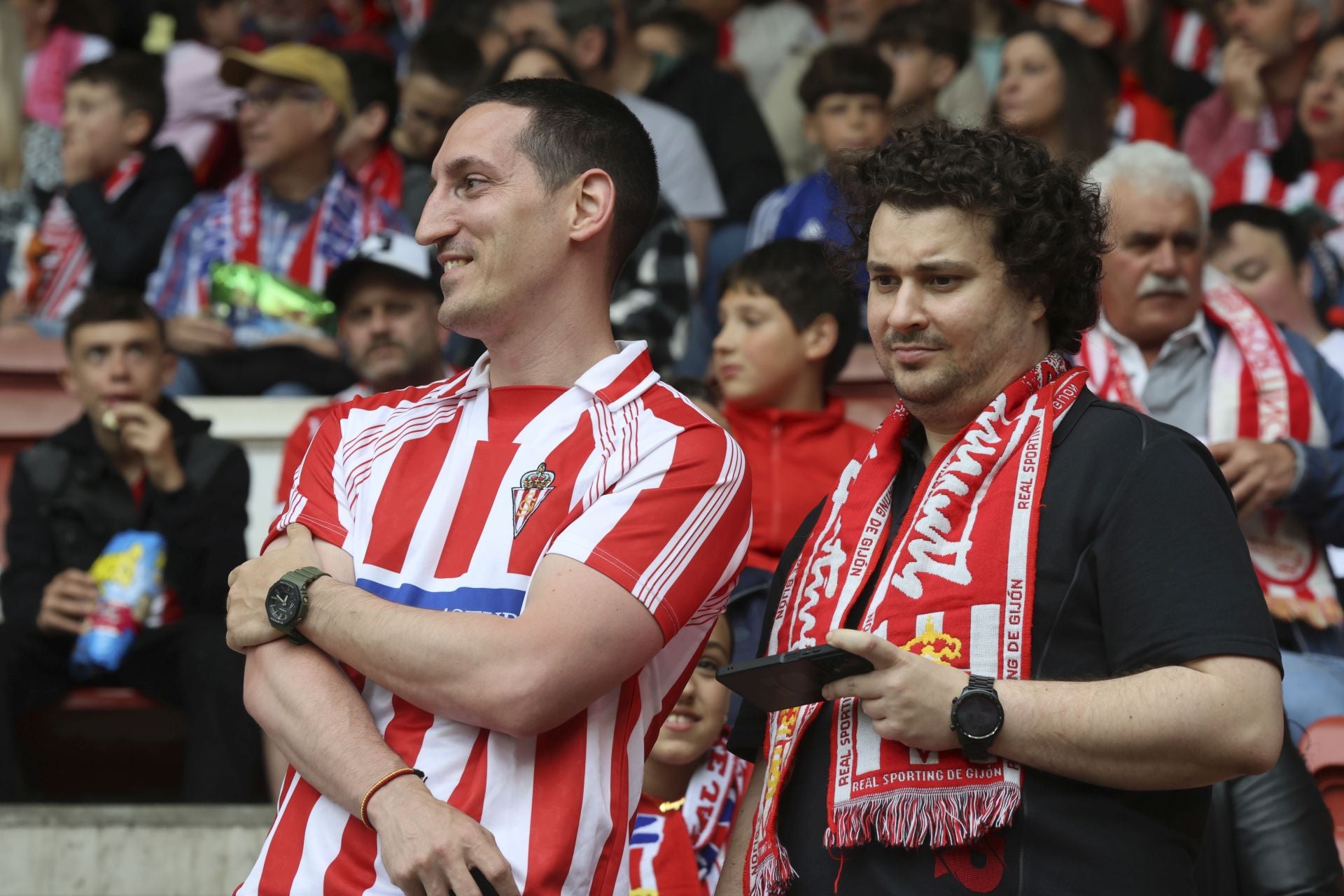 ¿Estuviste en el Sporting de Gijón - Cartagena? ¡Búscate entre las fotos!