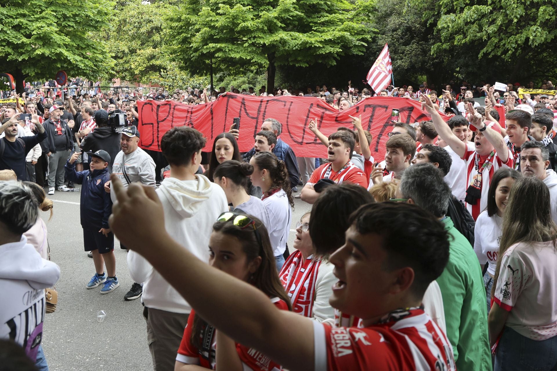 ¿Estuviste en el Sporting de Gijón - Cartagena? ¡Búscate entre las fotos!