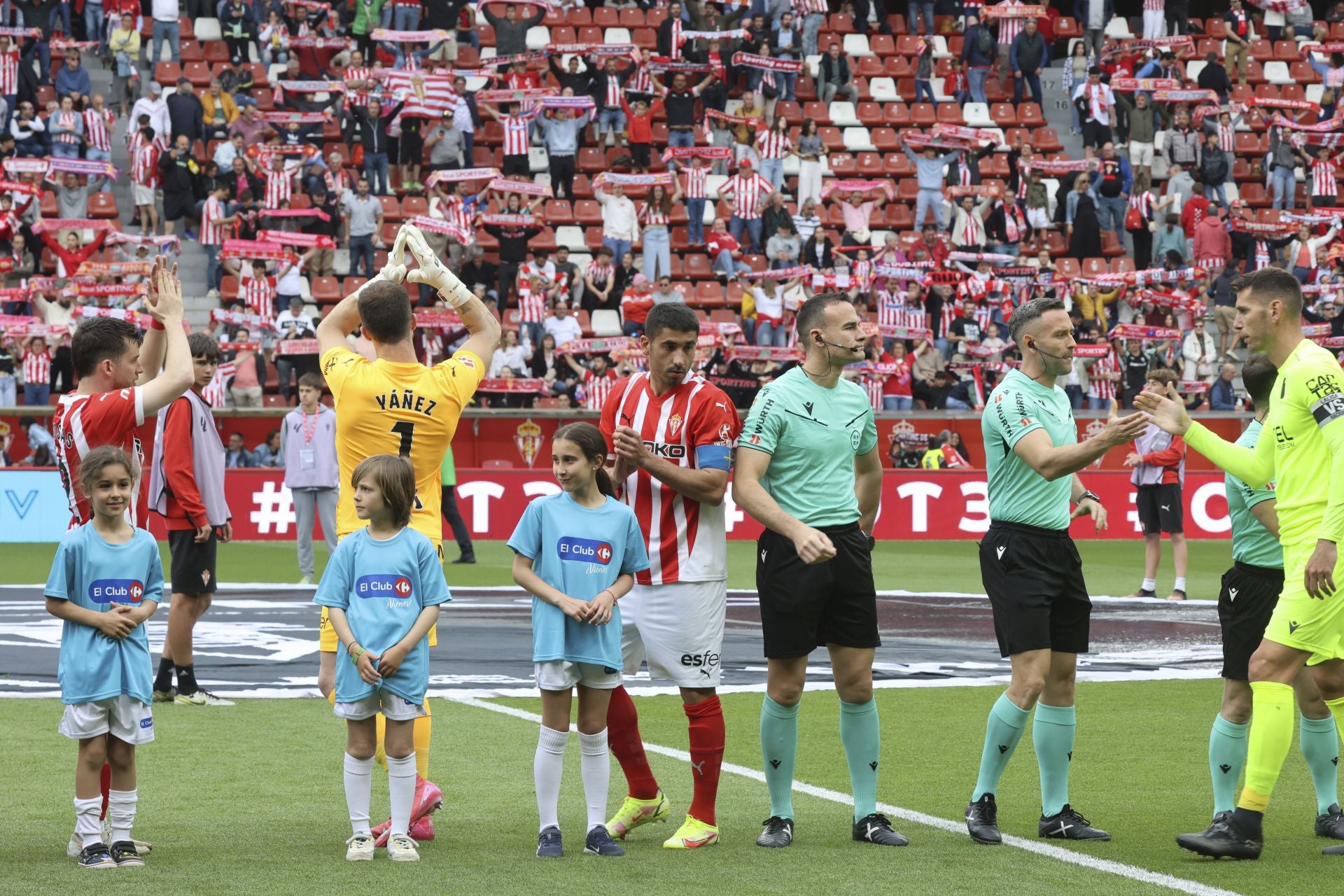 ¿Estuviste en el Sporting de Gijón - Cartagena? ¡Búscate entre las fotos!