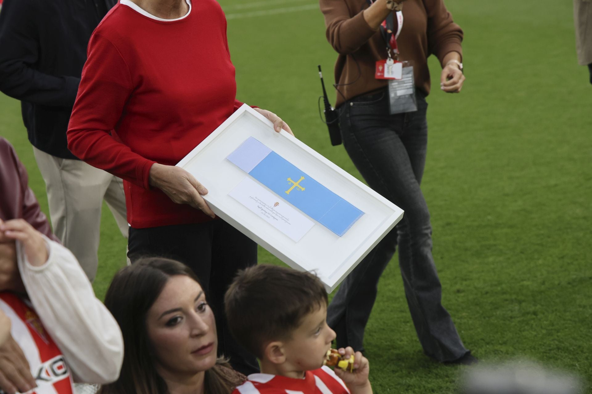 La última de Cote en El Molinón: su emotiva despedida del Sporting de Gijón, en imágenes