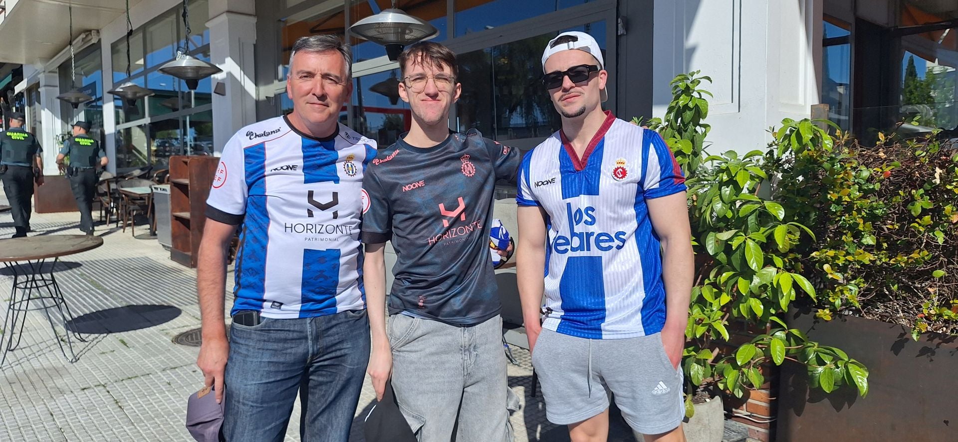La afición del Real Avilés, a por todas en Madrid