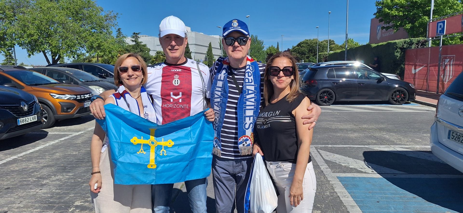 La afición del Real Avilés, a por todas en Madrid