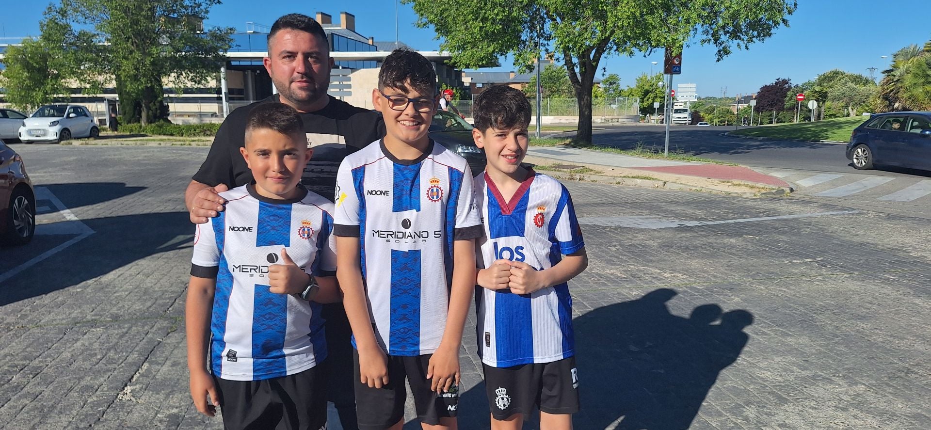 La afición del Real Avilés, a por todas en Madrid