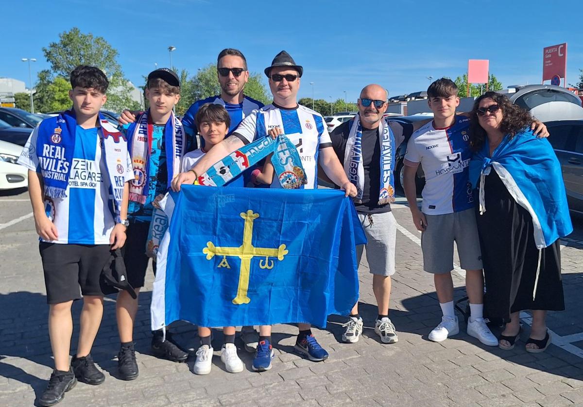 La afición del Real Avilés, a por todas en Madrid
