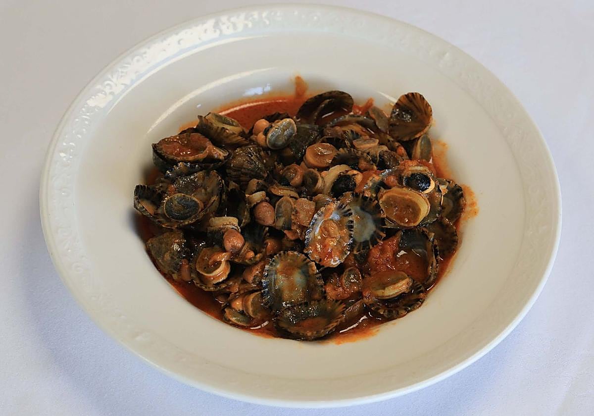 Plato de llámpares preparado en el restaurante Casa Kilo, en Quintes.