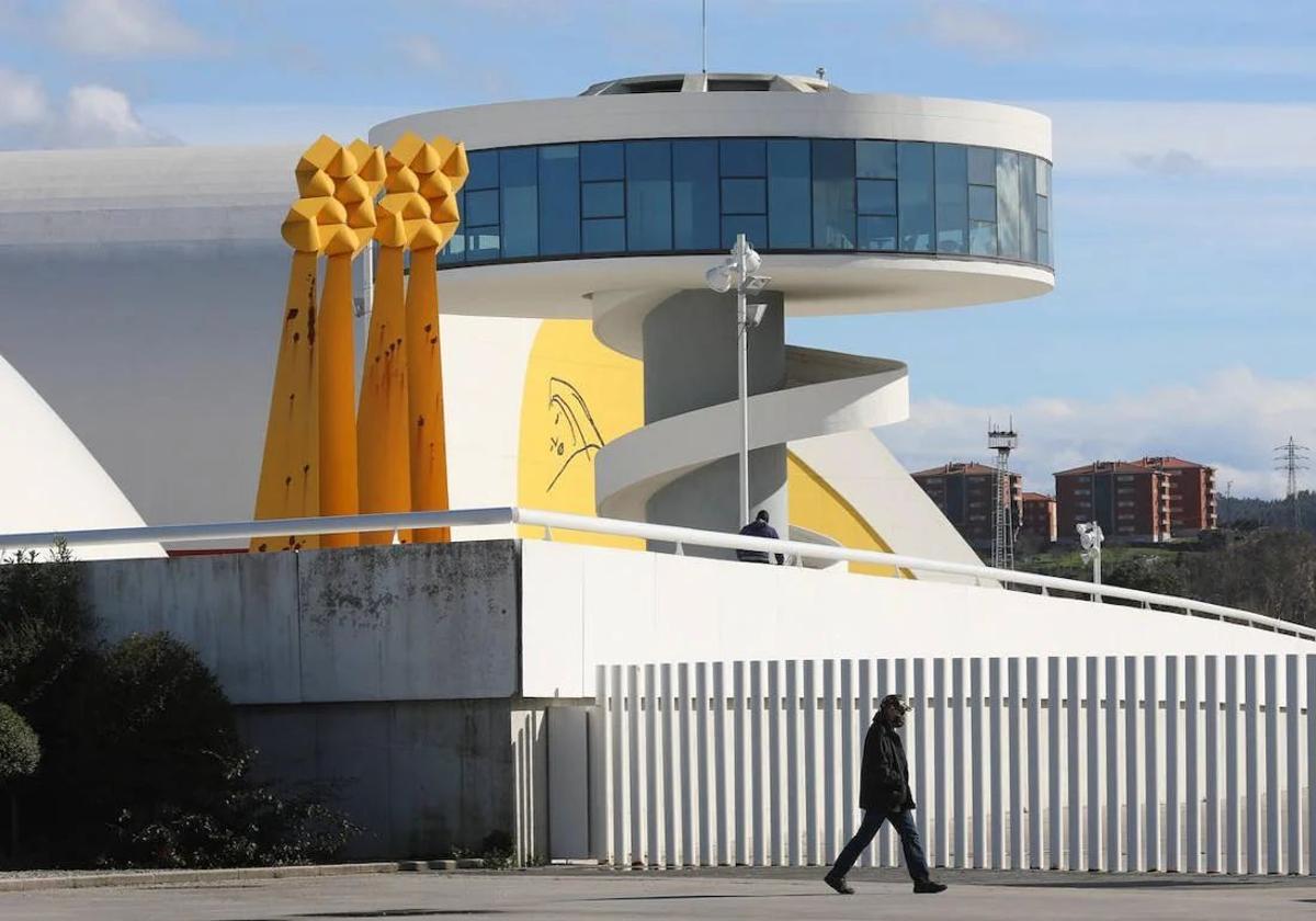 El PP carga contra el director del Centro Niemeyer de Avilés: «La gestión es un auténtico desastre»