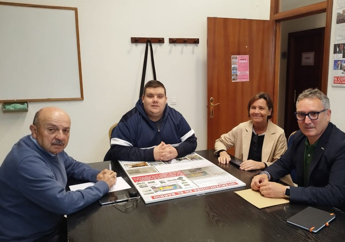 Miguel Ángel Arboleya y Christian Guisado, con Moriyón y Villoria.