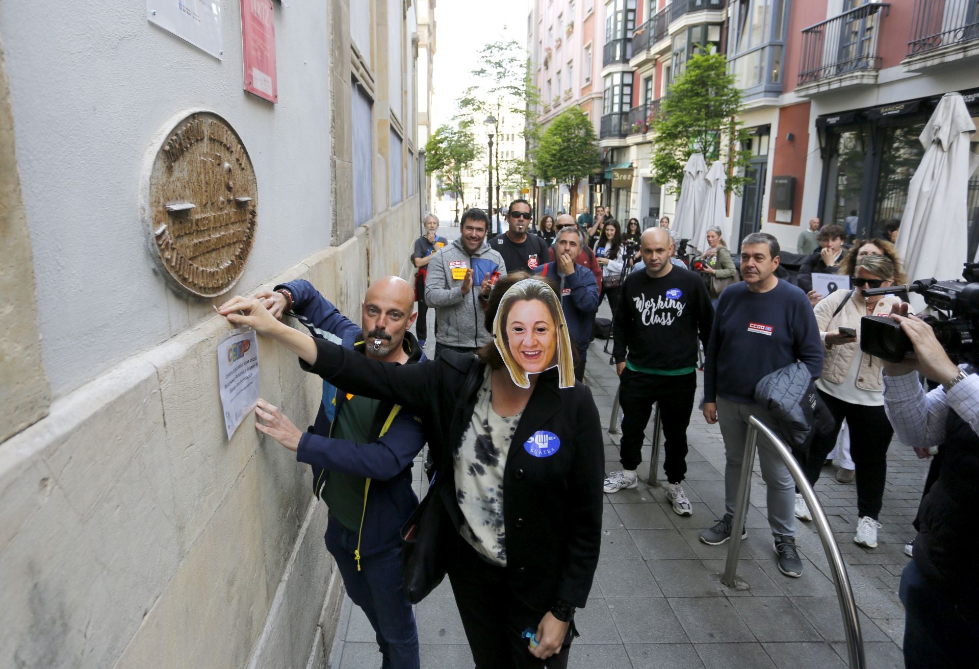 «Menos burocracia, más docencia»: así se vivió la protesta educativa en Gijón