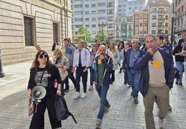 «Menos burocracia, más docencia»: así se vivió la protesta educativa en Gijón