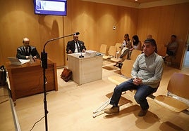 El conductor ha seguido con atención los testimonios en esta segunda sesión del juicio.