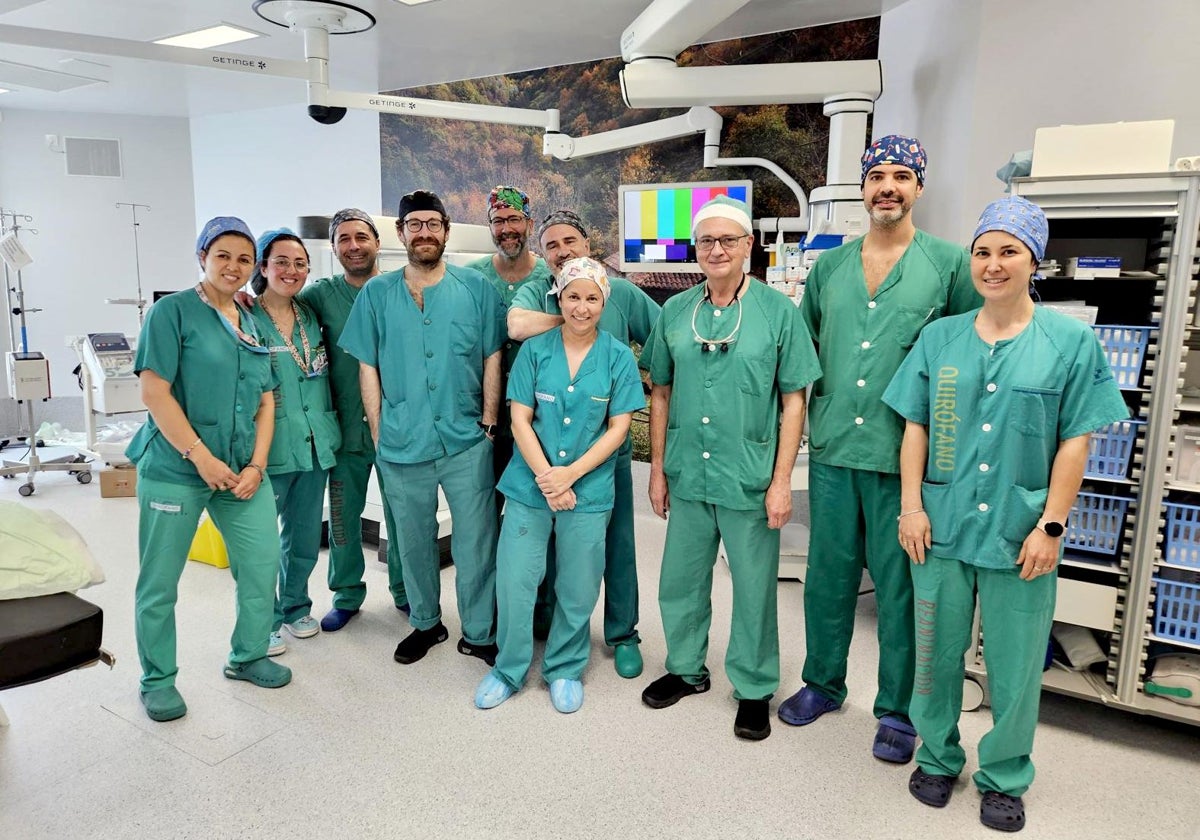 Avances en Cabueñes: el hospital aplica la cirugía robótica para hacer un bypass aortofemoral