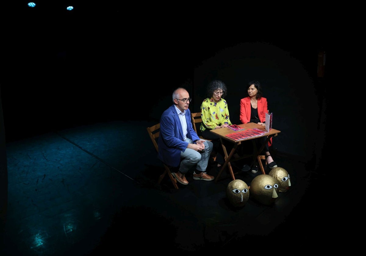 Antón García, Estrella García y Montserrat López, en la presentación.