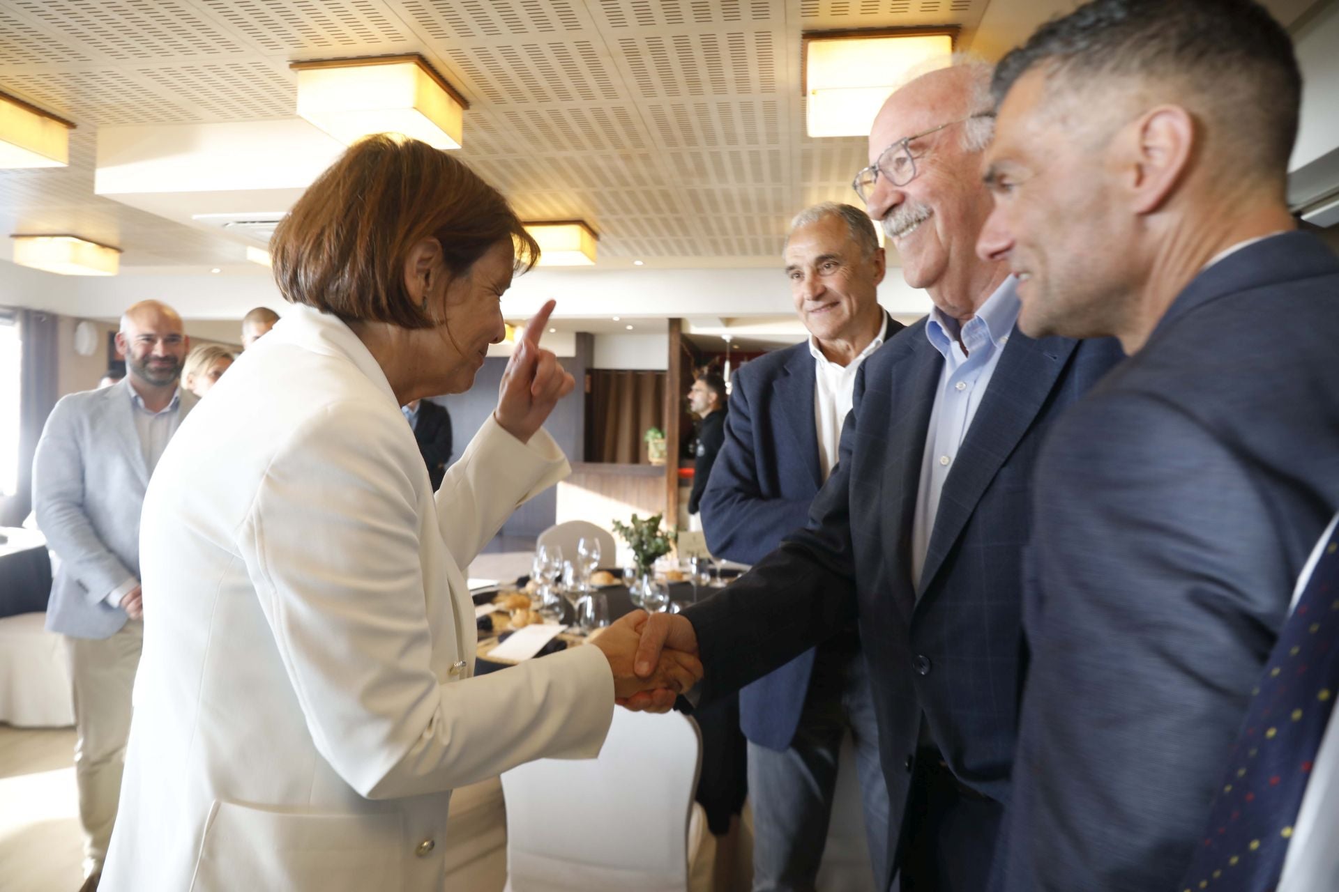Las peñas del Sporting de Gijón premian a Vicente del Bosque