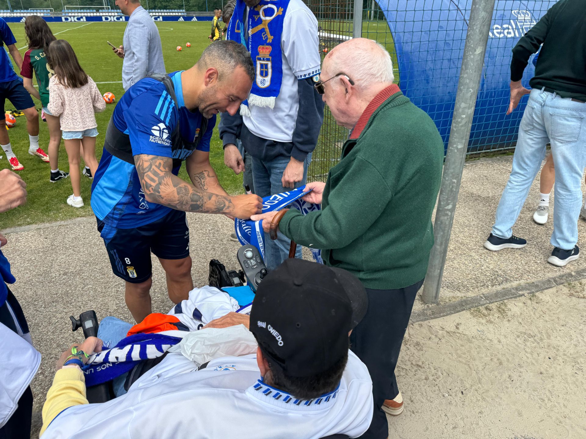 El Real Oviedo suma ánimos desde todos los frentes posibles