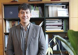 El consejero de Ciencia Borja Sánchez será el sustituto de Belarmina Díaz en El Musel.