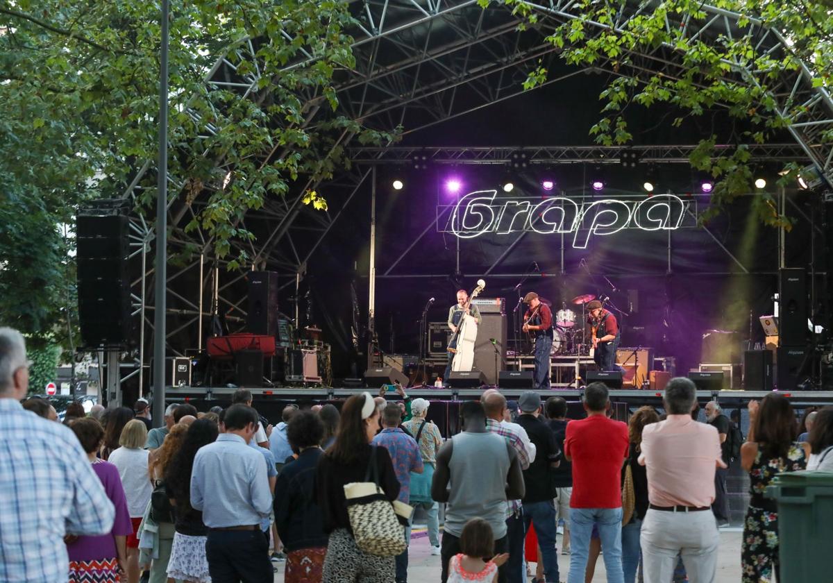 Festejos ratifica un presupuesto para La Grapa por debajo del comprometido por la edil anterior